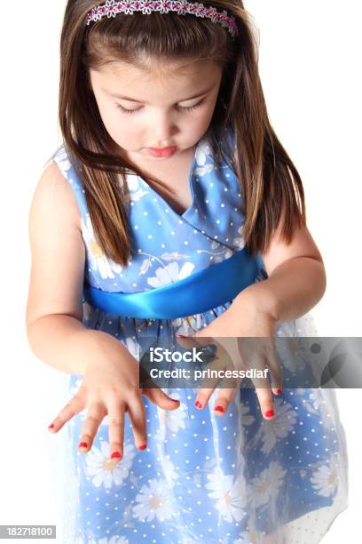 Foto de Lindas Unhas e mais fotos de stock de 4-5 Anos - 4-5 Anos, Admiração, Cabelo Castanho