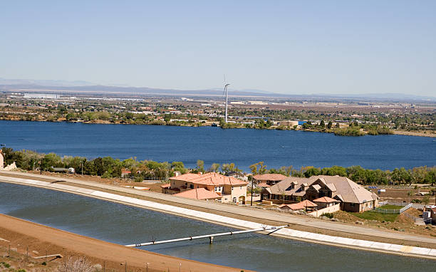 istock California aqueduct at Palmdale 182719784