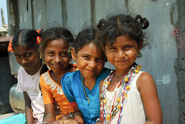 indian la campagne pour les filles - indian girls photos et images de collection