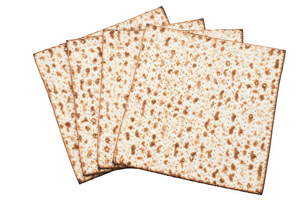 еврейский праздник - matzo passover cracker unleavened bread стоковые фото и изображения