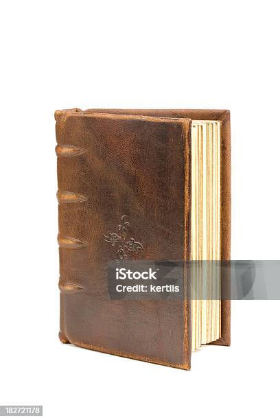Antigo Livro Marrom - Fotografias de stock e mais imagens de Livro antigo - Livro antigo, Fechado, Antigo