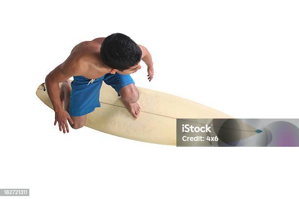 Isolado Surfista Rapaz Acima Vista - Fotografias de stock e mais imagens de Fotografia de Estúdio - Fotografia de Estúdio, Surf, 20-29 Anos