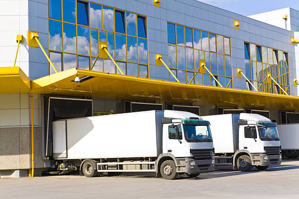 moderno áreas de recebimento de mercadorias - goods vehicle - fotografias e filmes do acervo