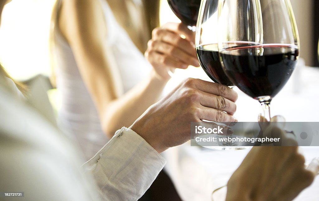 Un toast - Photo de Vin libre de droits