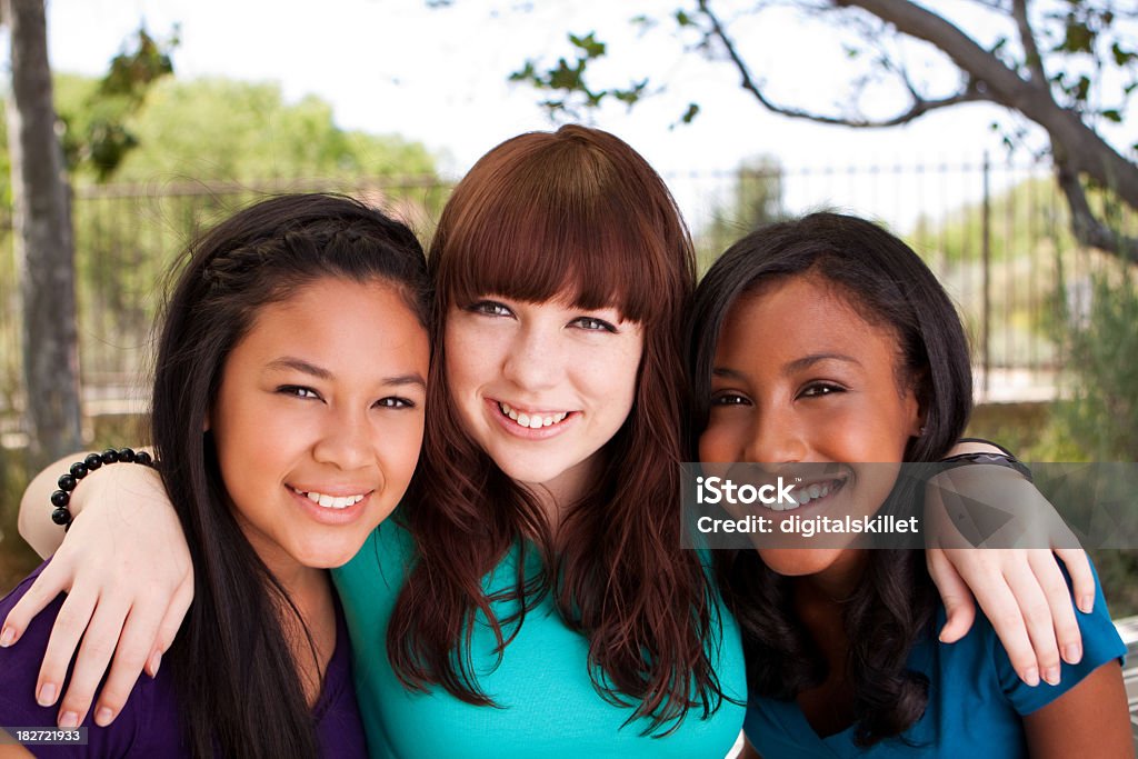 Diverso grupo de amigos - Foto de stock de Chica adolescente libre de derechos