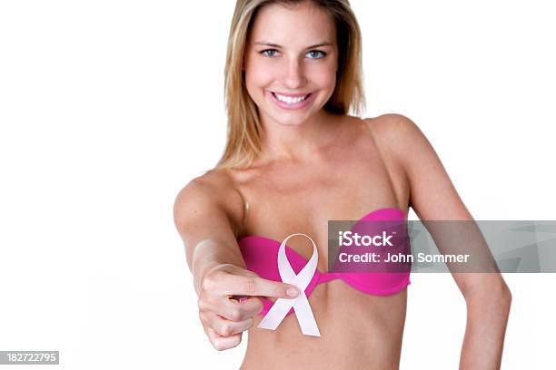 Conceito De Consciencialização Contra O Cancro - Fotografias de stock e mais imagens de 20-24 Anos - 20-24 Anos, 20-29 Anos, Adulto