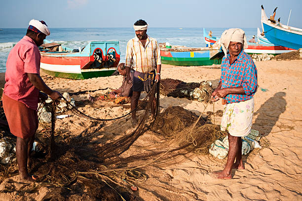 indian pescadores - old men asian ethnicity indian culture imagens e fotografias de stock