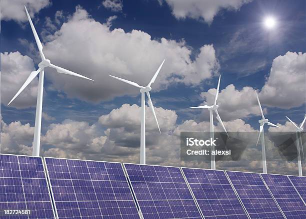 Foto de Energia Alternativa e mais fotos de stock de Eficiência - Eficiência, Energia Eólica, Energia solar