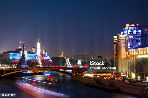 Foto de Paisagem Urbana De Moscou À Noite e mais fotos de stock de Arquitetura - Arquitetura, Barco de passageiros, Capitais internacionais