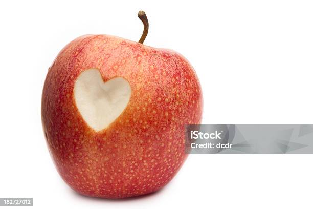 Czerwone Jabłko Z Serce Symbol - zdjęcia stockowe i więcej obrazów Gryźć - Gryźć, Jabłko, Serce - Symbol idei