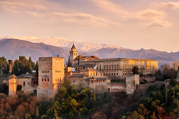 l'alhambra - ibérique photos et images de collection