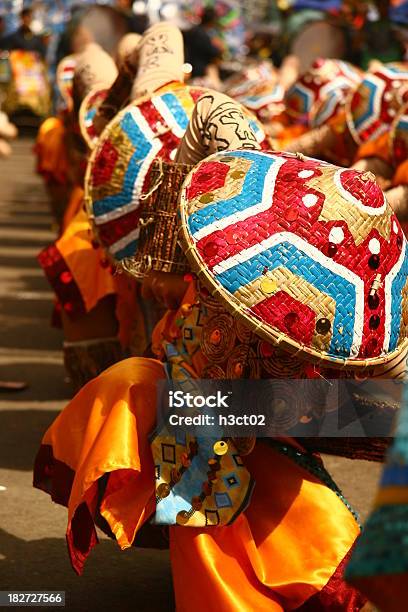 Sinulog Bailarines En Un Festival En Cebu Filipinas Foto de stock y más banco de imágenes de Filipinas