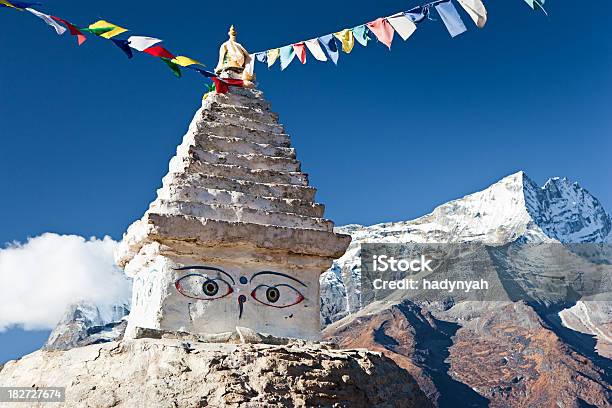 Paesaggio Dellhimalaya - Fotografie stock e altre immagini di Nepal - Nepal, Tempio, Buddha