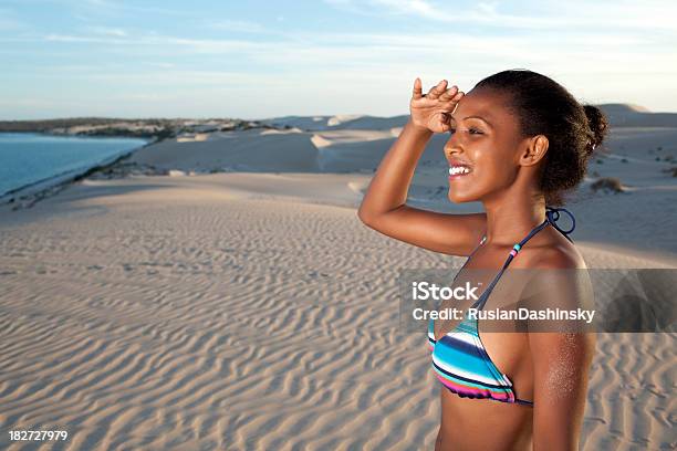 Photo libre de droit de Beauté De La Plage De La Baie banque d'images et plus d'images libres de droit de Coucher de soleil - Coucher de soleil, Dune de sable, Sourire