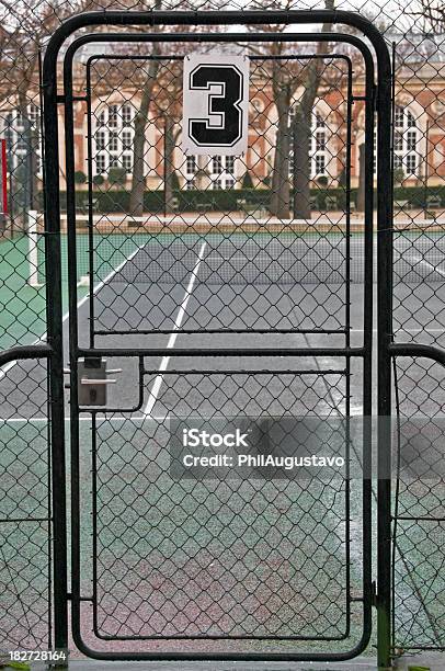 Photo libre de droit de Numéro Trois Courts De Tennis banque d'images et plus d'images libres de droit de Jardin du Luxembourg - Jardin du Luxembourg, Tennis, Arbre