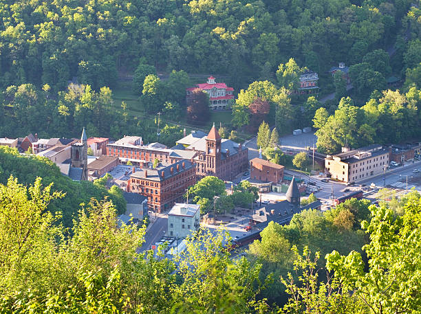 istock Pennsylvania Mountain Town 182728200