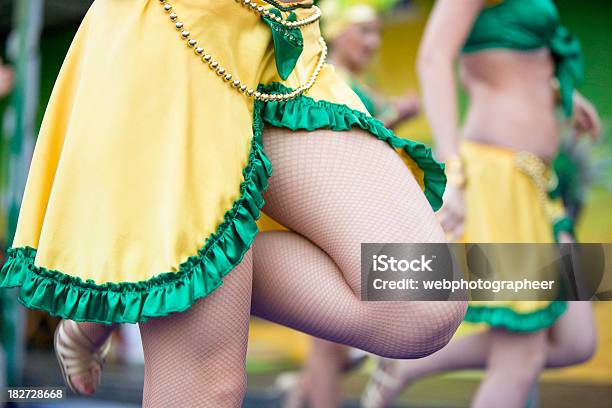 Dança Brasileiro - Fotografias de stock e mais imagens de Carnaval Carioca - Carnaval Carioca, Adulto, Amarelo