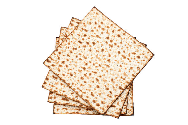 маца-праздник песах - matzo passover cracker unleavened bread стоковые фото и изображения