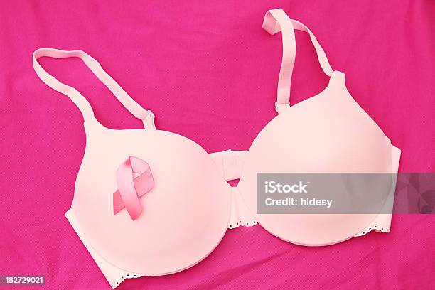 Photo libre de droit de Sensibilisation Au Cancer Du Sein banque d'images et plus d'images libres de droit de Soutien-gorge - Soutien-gorge, Cancer du sein, Cancer