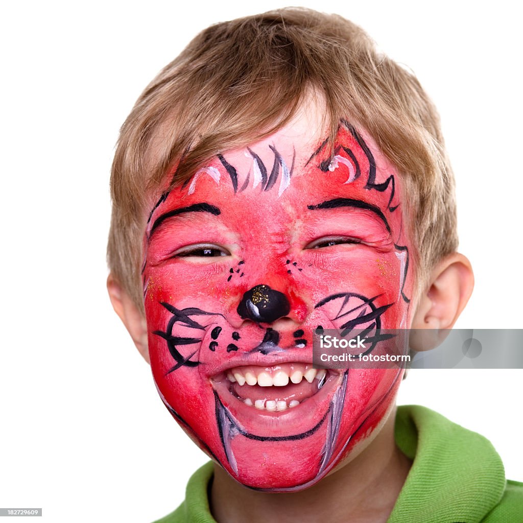 Mignon petit garçon avec de la peinture sur visage - Photo de Art libre de droits