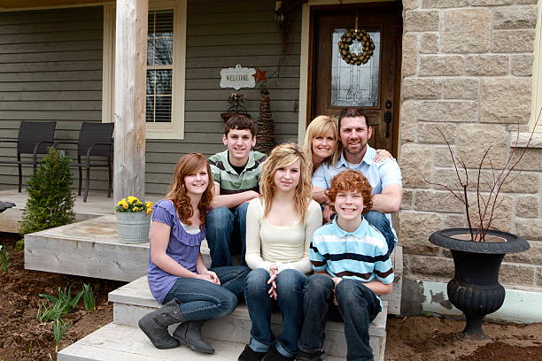 istock Family at Home 182730392