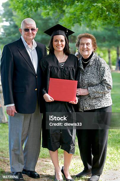 졸업 가족 사진 졸업식에 대한 스톡 사진 및 기타 이미지 - 졸업식, 딸, 아버지
