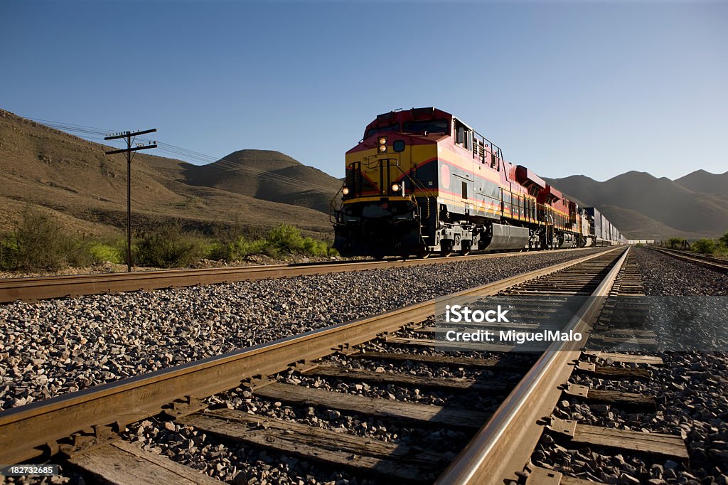 Trem de mercadoria - Foto de stock de Estrada de ferro royalty-free