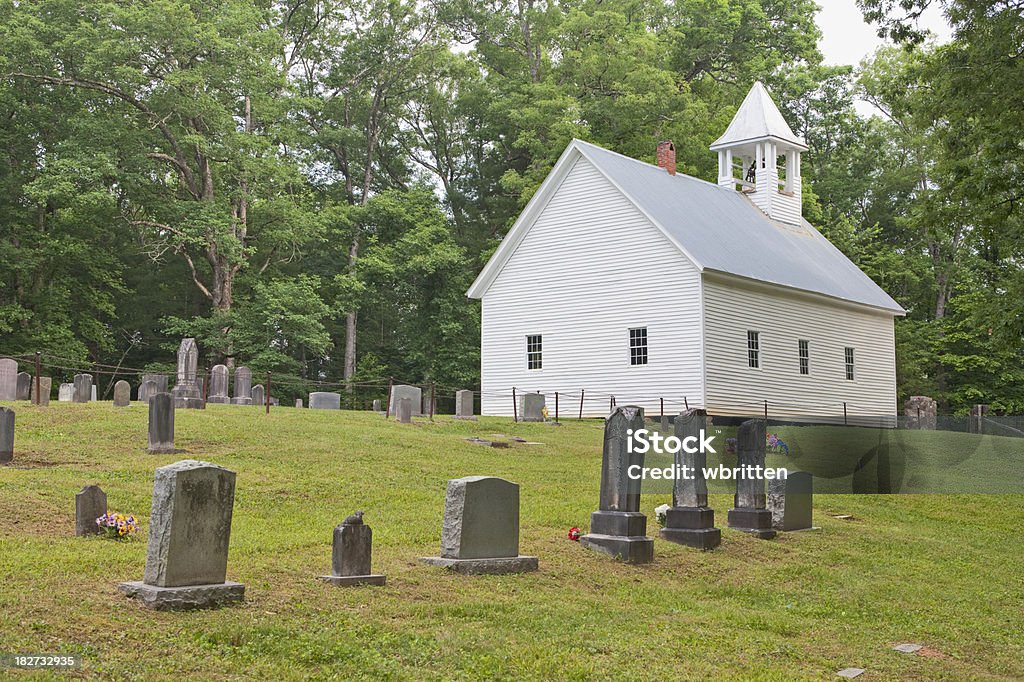 Chiesa e Cimitero paese - Foto stock royalty-free di Cades Cove