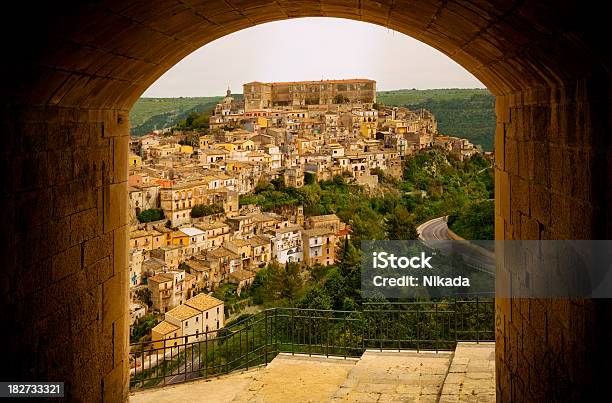 旧市街の Ragusa イタリア - ラグーザのストックフォトや画像を多数ご用意 - ラグーザ, シチリア, イタリア
