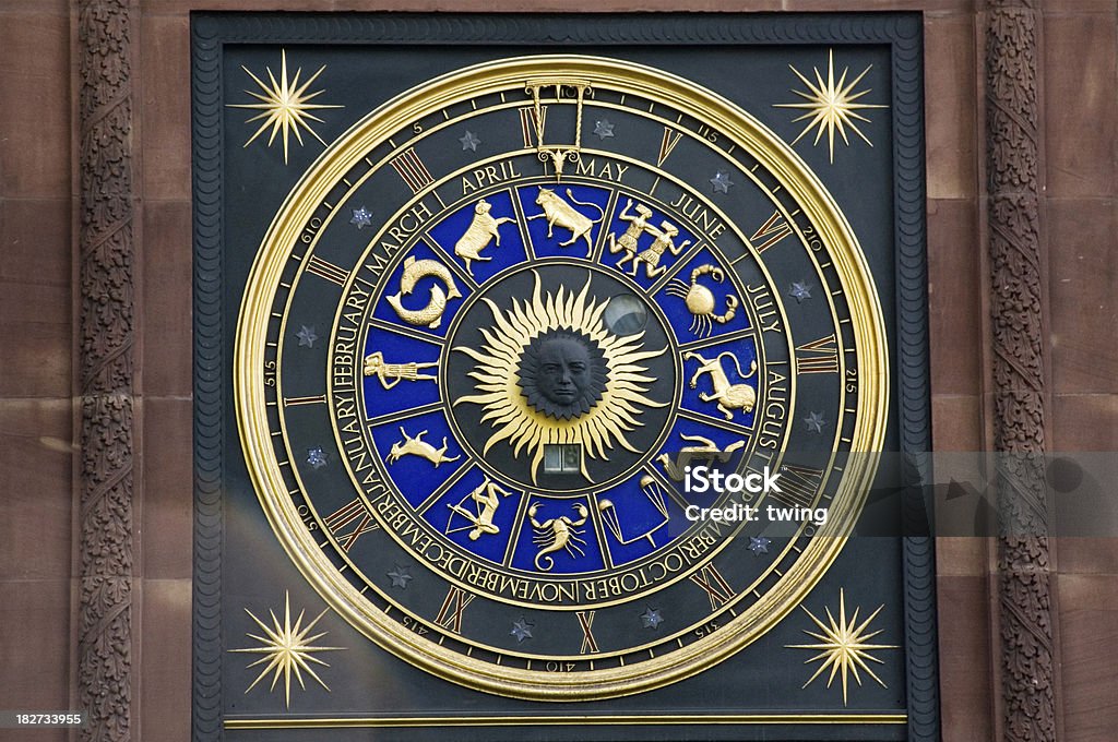 Zegar astronomiczny z kalendarza Zodiaka - Zbiór zdjęć royalty-free (Kalendarz)