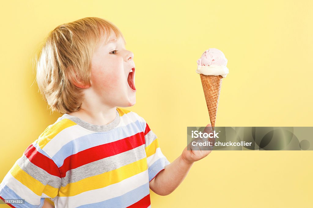 Ausgewogene Ice Cream Cone - Lizenzfrei Kind Stock-Foto