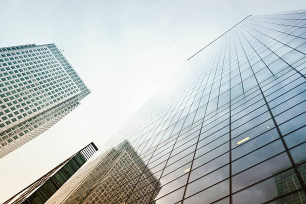 edificio de oficinas - lugar no específico fotografías e imágenes de stock