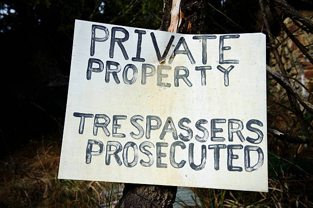 istock Private property no trespassing sign 182735138