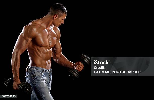 숫나사 선수 스파 제품 근육 강화운동에 대한 스톡 사진 및 기타 이미지 - 근육 강화운동, 근육질 체격, 남자