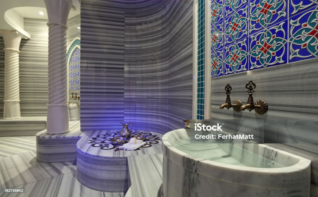 객실 정보- 킹 힐튼 - 로열티 프리 로마 목욕탕-대중목욕탕 스톡 사진