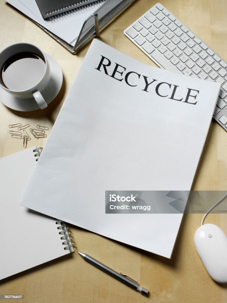 Reciclar periódico - Foto de stock de Artículo de papelería libre de derechos