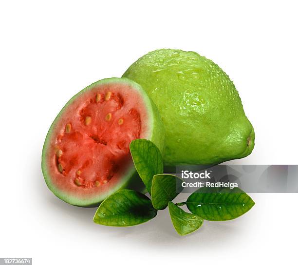 Guava Con Leafs - Fotografie stock e altre immagini di Alimentazione sana - Alimentazione sana, Buccia, Cibi e bevande