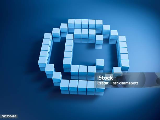 Simbolo Di Copyright Blu Cubi - Fotografie stock e altre immagini di A forma di blocco - A forma di blocco, Affari, Astratto
