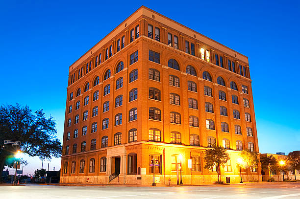 ehemalige texas schoolbook depository kennedy attentat website - john f kennedy center stock-fotos und bilder