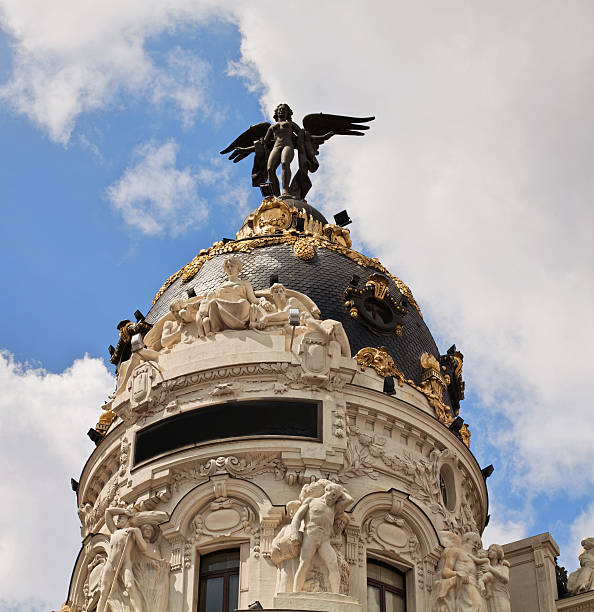 istock metropolis building, madrid XXXL 182738264