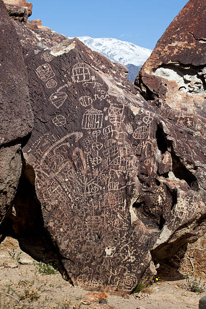 istock Petroglyphs Owens Valley California 182738967