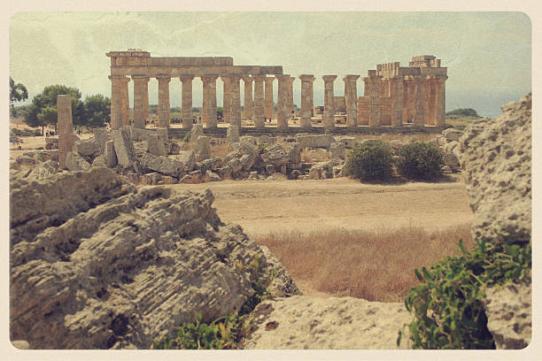 selinunte, sicília ruínas-vintage cartão postal - stone textured italian culture textured effect imagens e fotografias de stock