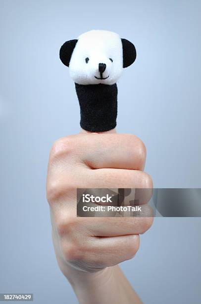 Panda Auf Fingerxl Stockfoto und mehr Bilder von Abmachung - Abmachung, Applaudieren, Asien