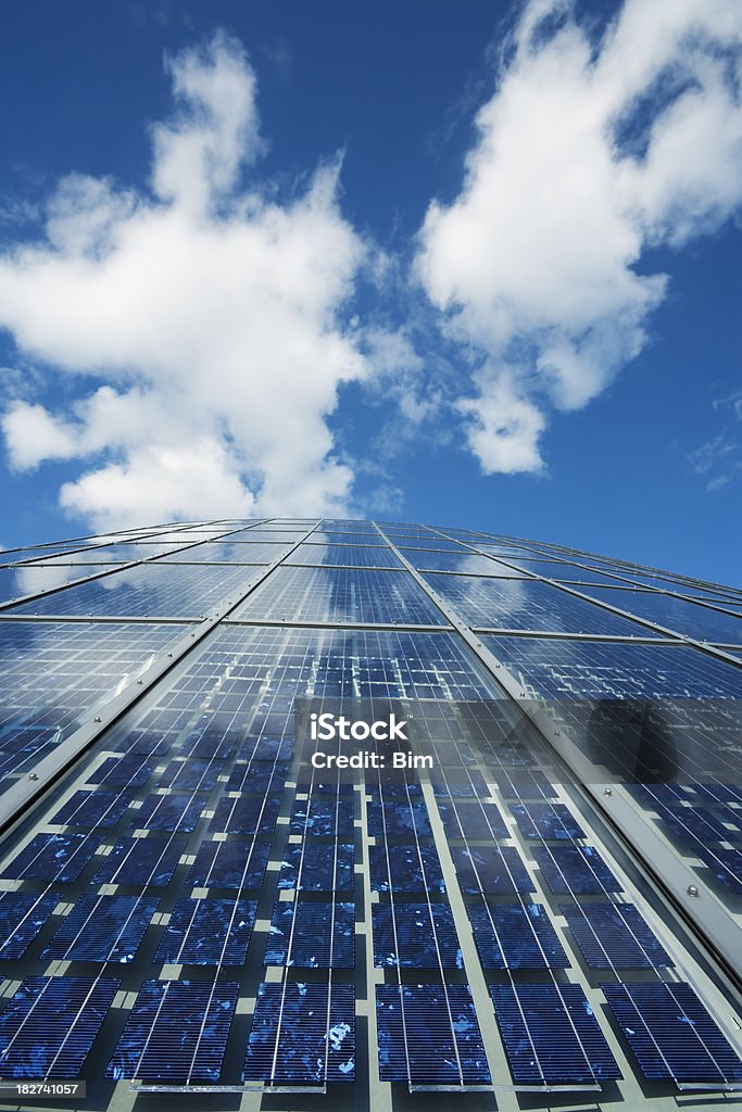 Solar Sammler auf dem Dach zur Stromerzeugung - Lizenzfrei Glas Stock-Foto