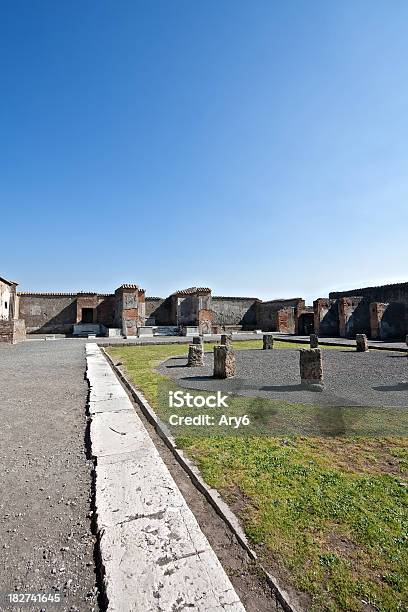 Tempio Di Vespasiano - Fotografie stock e altre immagini di Apollo - Divinità greca - Apollo - Divinità greca, Archeologia, Arte