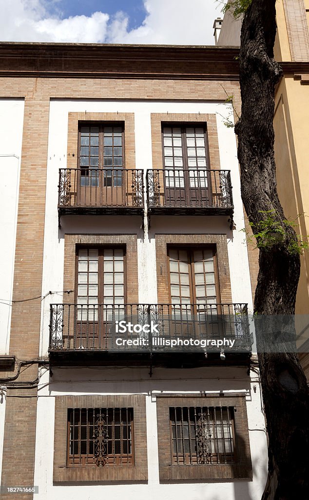 Appartamenti di Siviglia, Spagna - Foto stock royalty-free di Albero