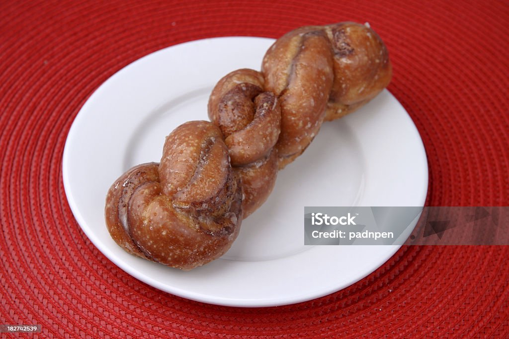 시나몬 트위스트 도넛 - 로열티 프리 계피 스톡 사진