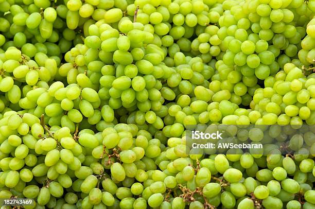 Uva Bianca Organico - Fotografie stock e altre immagini di Uva bianca - Uva bianca, Cibi e bevande, Composizione orizzontale