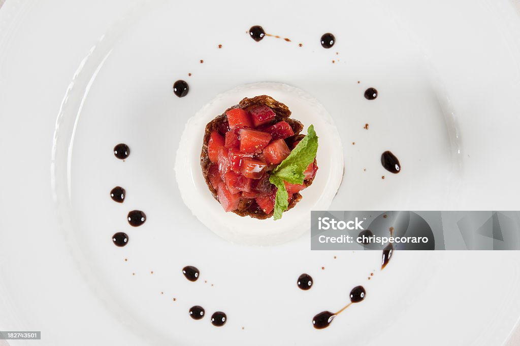 ¿Qué hay en el menú de fresa crema de natillas - Foto de stock de Panna cotta libre de derechos