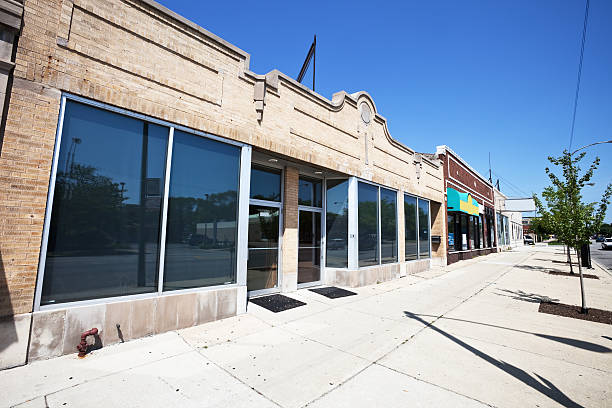 istock Empty Vintage Shop in West Ridge, Chicago 182743723